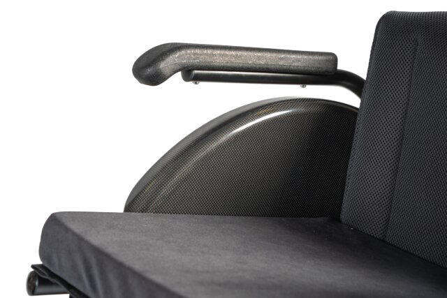 Height adjustable L