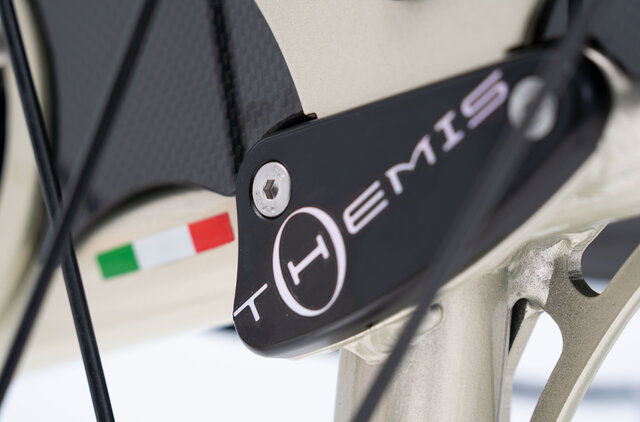 Themis Prestige — In detail 2